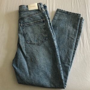 Express Super High Waisted Ripped Raw Hem Mom Jeans, Size 2/R, 2 Regular